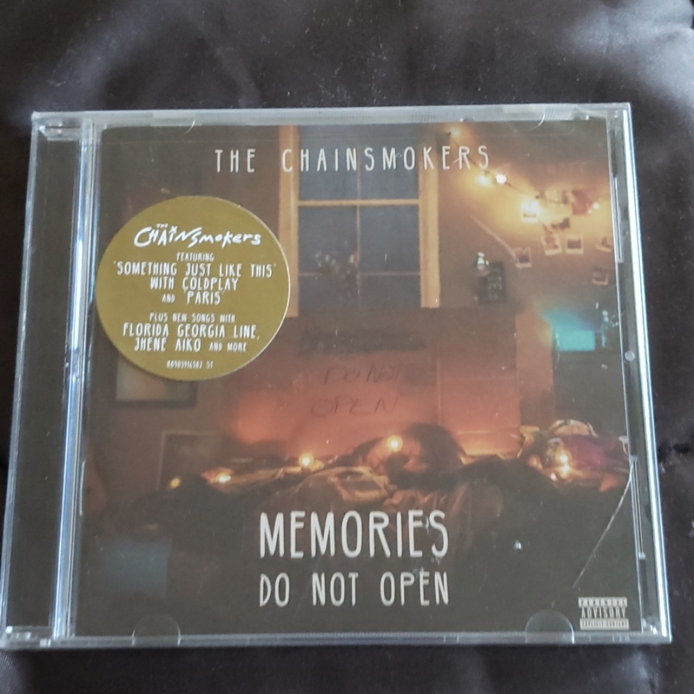 Chainsmokers Music CD  [Memoried Do Not Open]